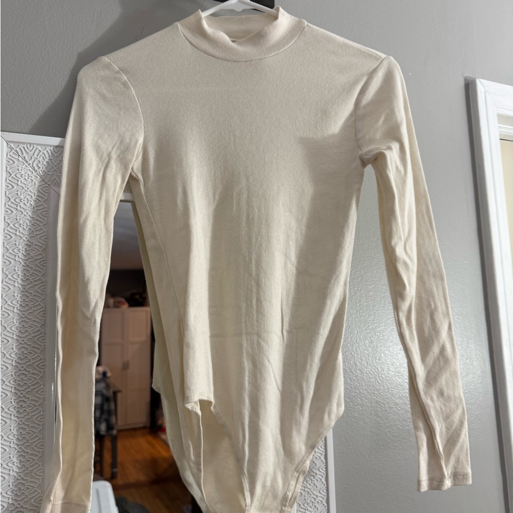 H&M Off-White Ribbed Top